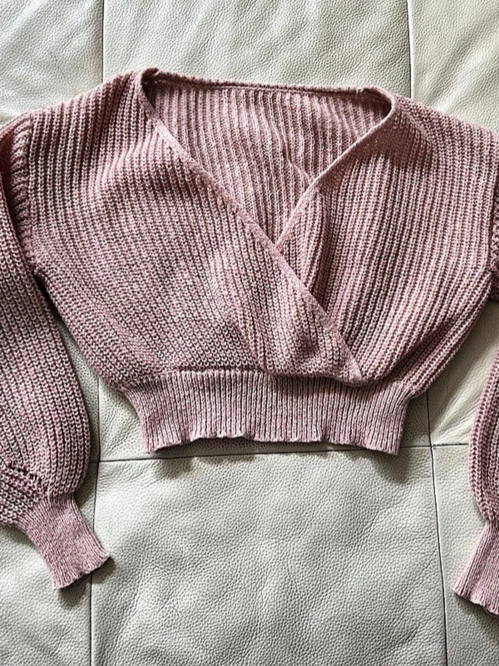 Girls SHEIN Cropped V-Neck Sweater in Pink, Size S